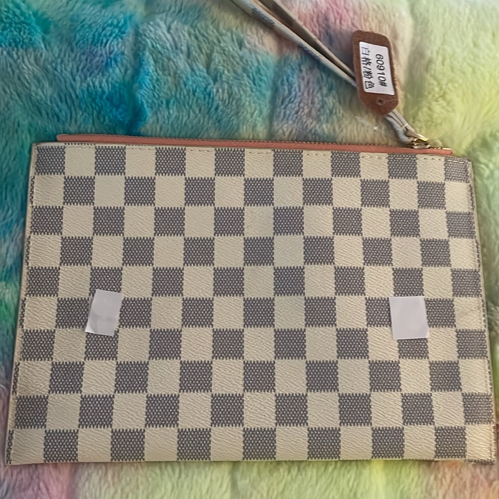 Pink Grey Beige Checkered Wristlet - Picture 2 of 7